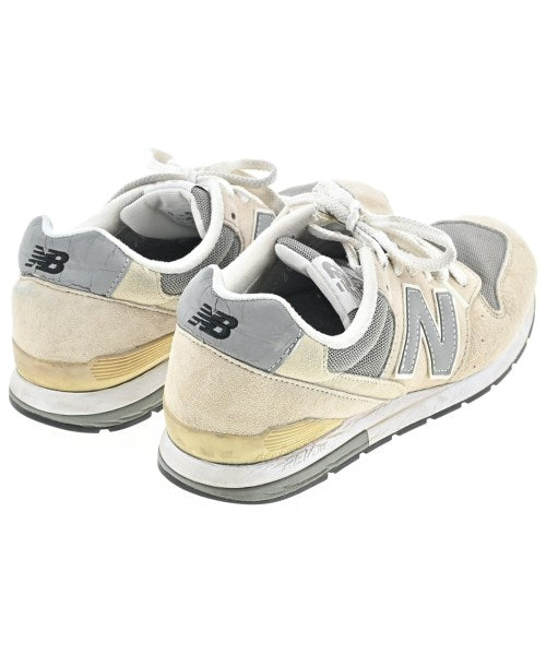 New Balance รองเท้าผ้าใบ