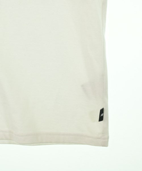 New Balance เสื้อยืด/เสื้อท็อปส์