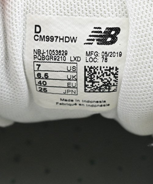 New Balance รองเท้าผ้าใบ