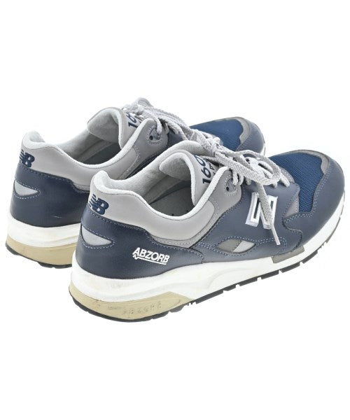 New Balance รองเท้าผ้าใบ