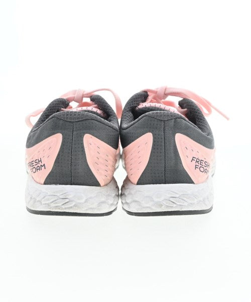 New Balance รองเท้าผ้าใบ