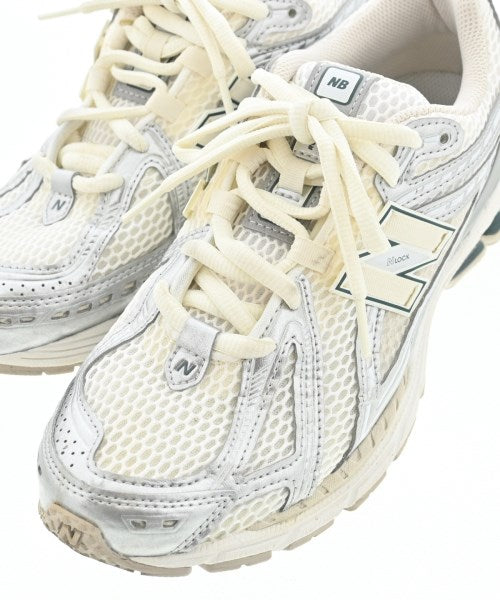 New Balance รองเท้าผ้าใบ