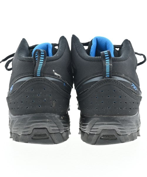 New Balance รองเท้าผ้าใบ