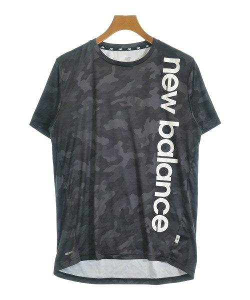 New Balance เสื้อยืด/เสื้อท็อปส์