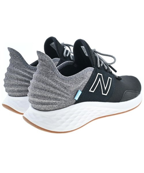 New Balance รองเท้าผ้าใบ