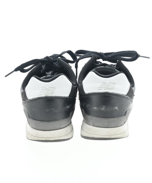 New Balance รองเท้าผ้าใบ