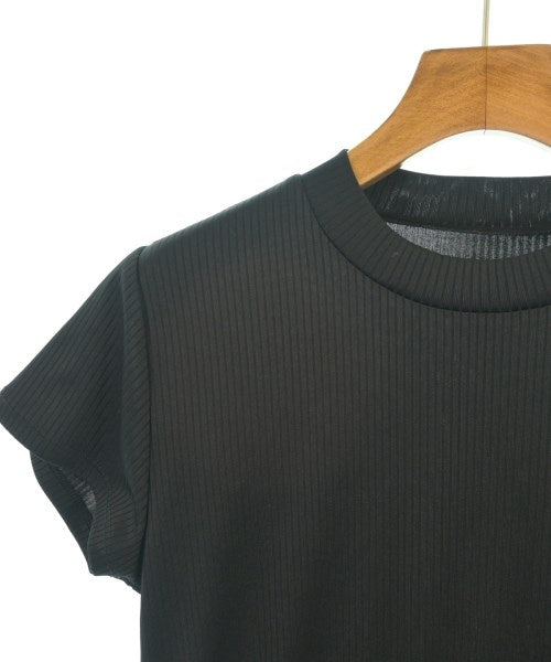 New Balance เสื้อยืด/เสื้อท็อปส์