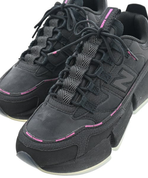 New Balance รองเท้าผ้าใบ