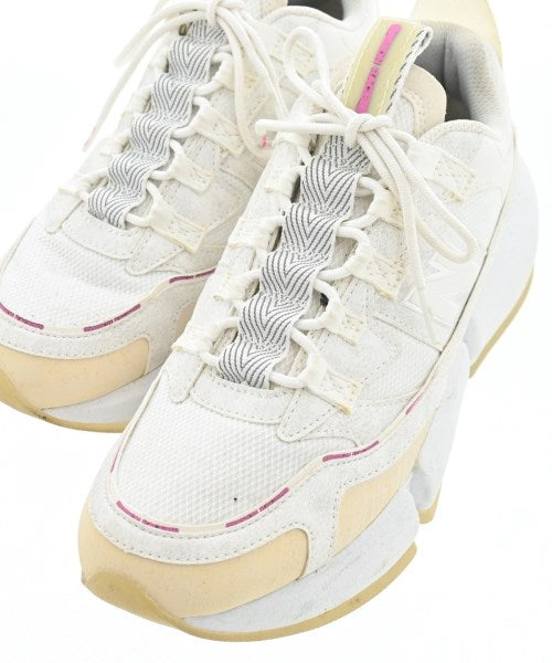 New Balance รองเท้าผ้าใบ