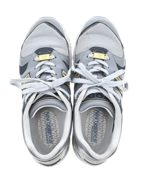 New Balance รองเท้าผ้าใบ