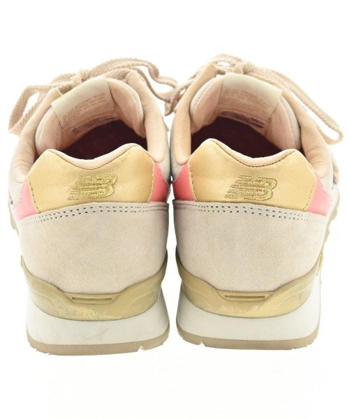 New Balance รองเท้าผ้าใบ