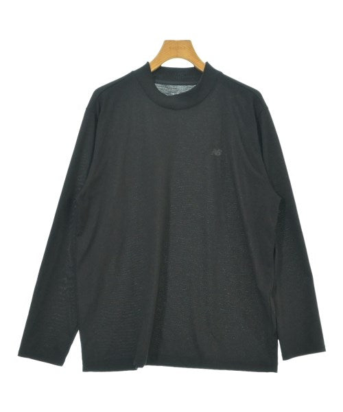 New Balance เสื้อยืด/เสื้อท็อปส์