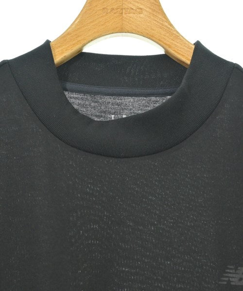 New Balance เสื้อยืด/เสื้อท็อปส์