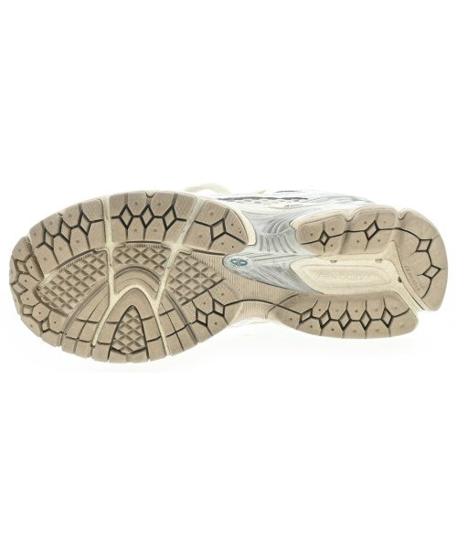 New Balance รองเท้าผ้าใบ