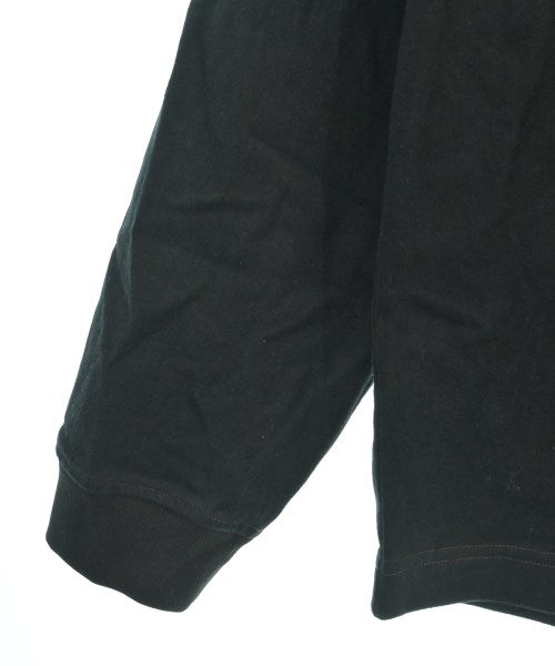 New Balance เสื้อยืด/เสื้อท็อปส์