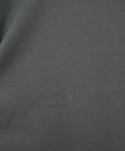 New Balance เสื้อยืด/เสื้อท็อปส์