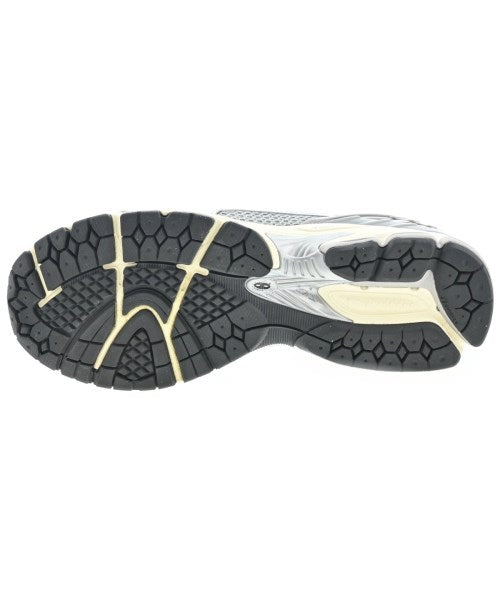 New Balance รองเท้าผ้าใบ