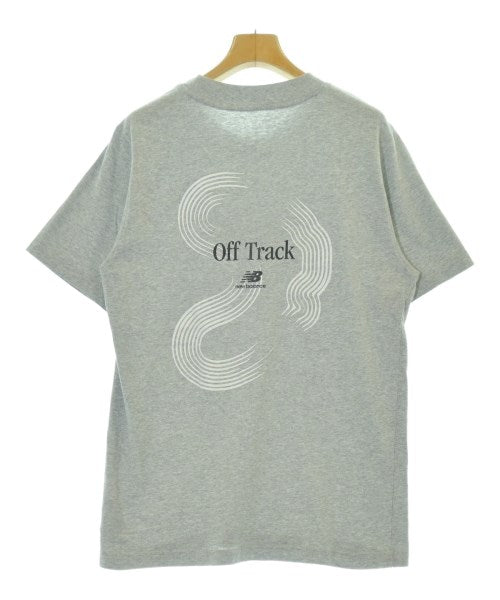 New Balance เสื้อยืด/เสื้อท็อปส์
