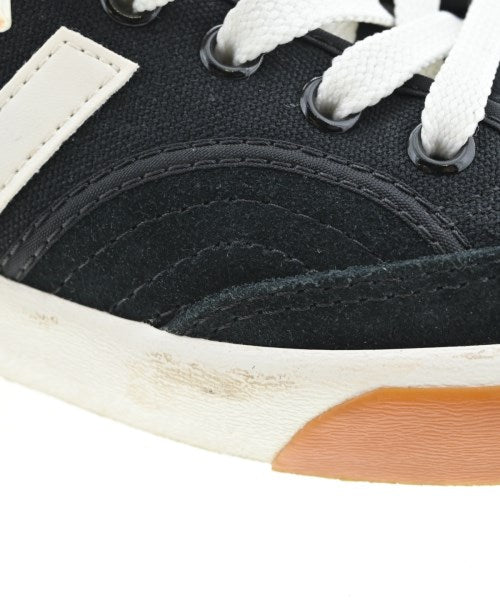 New Balance รองเท้าผ้าใบ