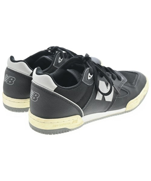 New Balance รองเท้าผ้าใบ