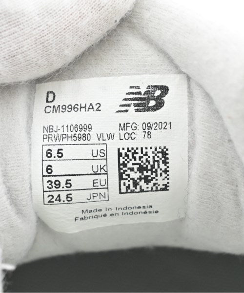 New Balance รองเท้าผ้าใบ
