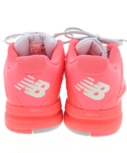 New Balance รองเท้าผ้าใบ