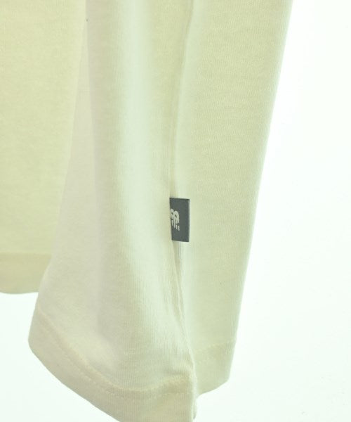 New Balance เสื้อยืด/เสื้อท็อปส์