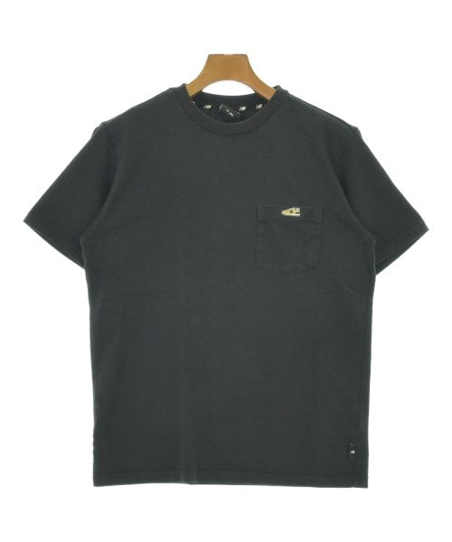 New Balance เสื้อยืด/เสื้อท็อปส์