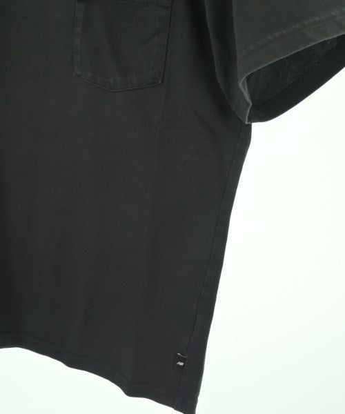 New Balance เสื้อยืด/เสื้อท็อปส์