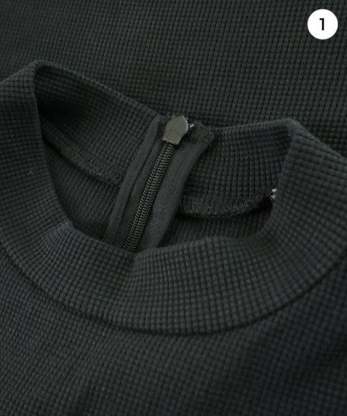 New Balance เสื้อยืด/เสื้อท็อปส์
