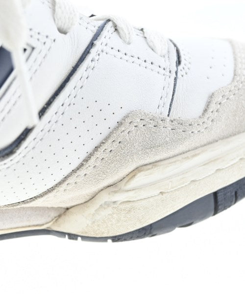 New Balance รองเท้าผ้าใบ