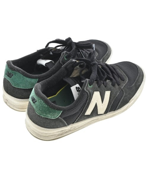 New Balance รองเท้าผ้าใบ