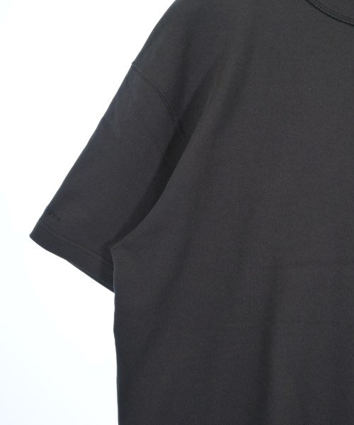 New Balance เสื้อยืด/เสื้อท็อปส์