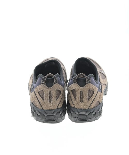 New Balance รองเท้าผ้าใบ