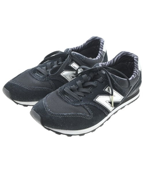 New Balance รองเท้าผ้าใบ