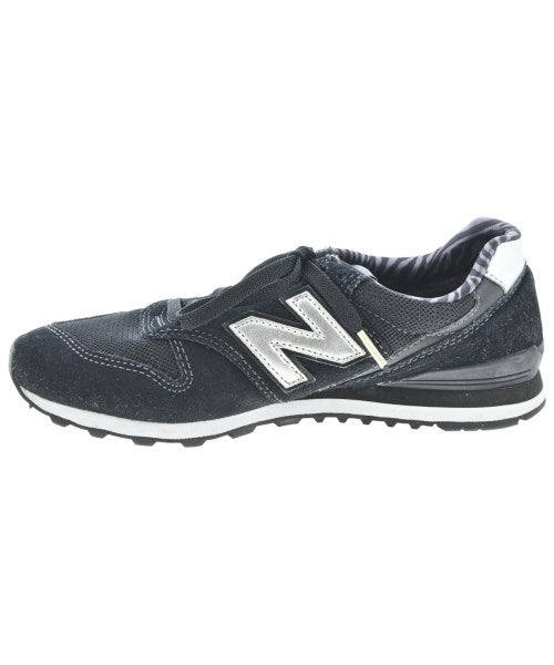 New Balance รองเท้าผ้าใบ