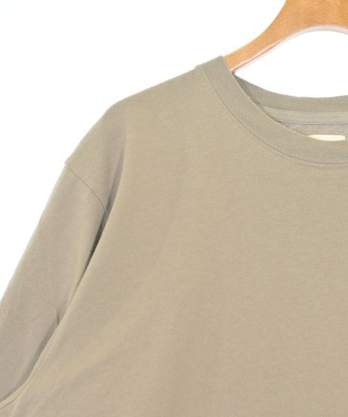 New Balance เสื้อยืด/เสื้อท็อปส์