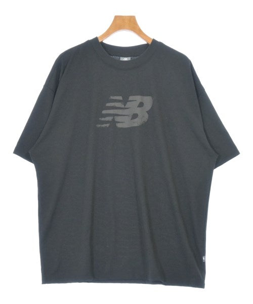 New Balance เสื้อยืด/เสื้อท็อปส์