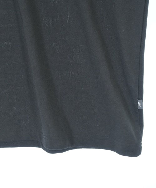 New Balance เสื้อยืด/เสื้อท็อปส์