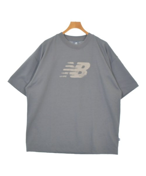 New Balance เสื้อยืด/เสื้อท็อปส์