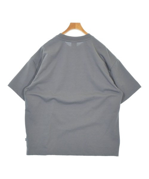 New Balance เสื้อยืด/เสื้อท็อปส์