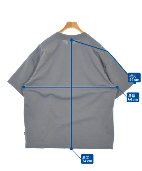 New Balance เสื้อยืด/เสื้อท็อปส์