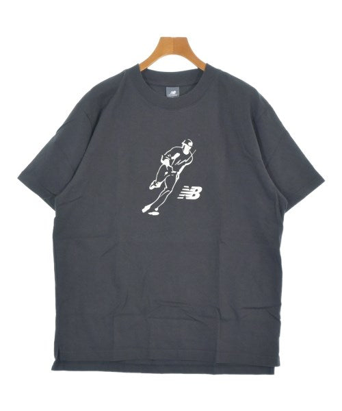 New Balance เสื้อยืด/เสื้อท็อปส์