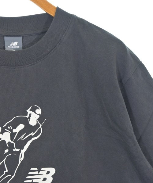 New Balance เสื้อยืด/เสื้อท็อปส์