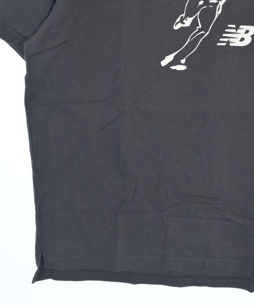 New Balance เสื้อยืด/เสื้อท็อปส์
