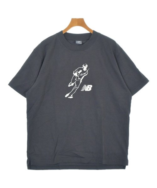 New Balance เสื้อยืด/เสื้อท็อปส์