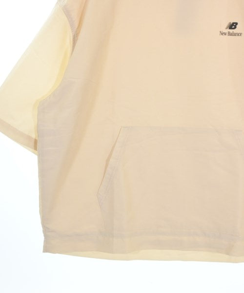 New Balance เสื้อยืด/เสื้อท็อปส์