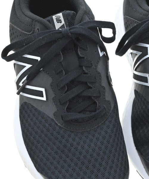 New Balance รองเท้าผ้าใบ