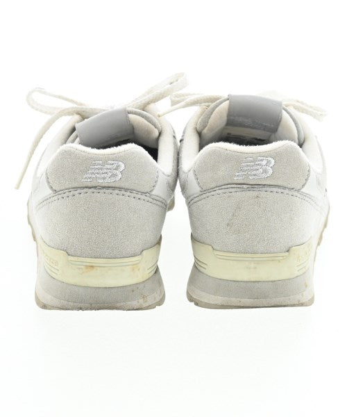 New Balance รองเท้าผ้าใบ