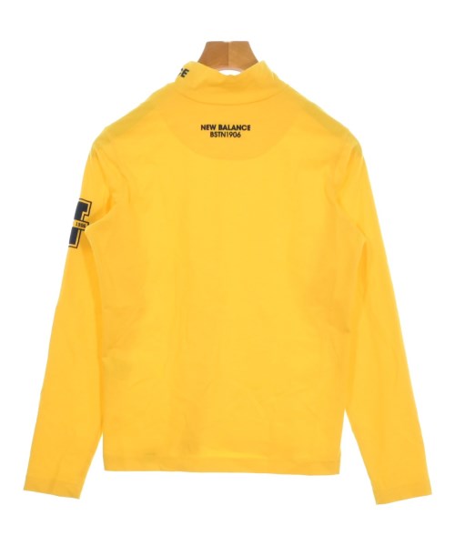 New Balance เสื้อยืด/เสื้อท็อปส์
